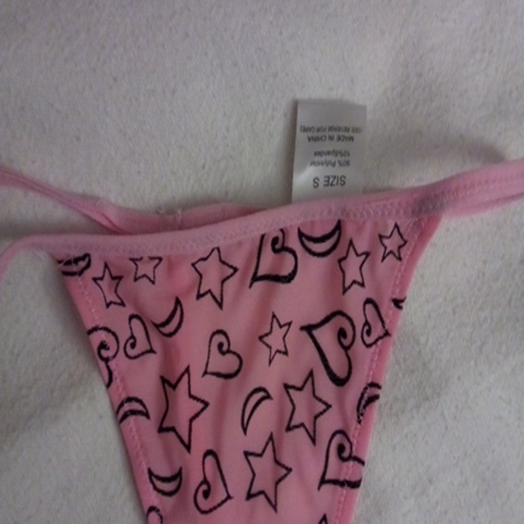 Lingerie - Picture 2 of 4